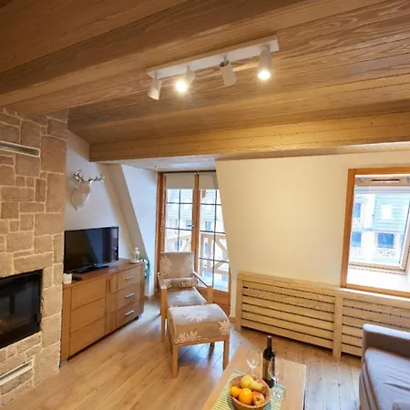 Lux Privatni 411 U Sklopu Vucko Τζαχορίνα