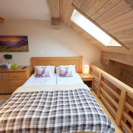 Lux Privatni 411 U Sklopu Vucko