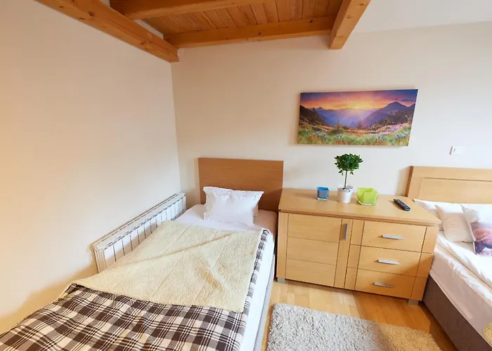 Lux Privatni 411 U Sklopu Vucko Jahorina